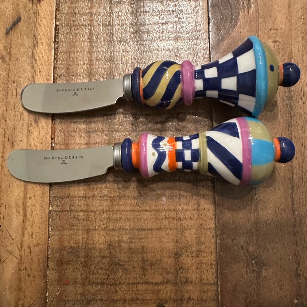 MacKenzie-Childs Silver set of 2 Butter Knives Canapé Spreaders NWOT